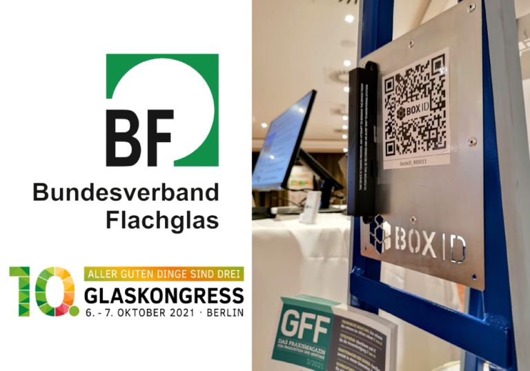 Bundesverband Flachglas Logo, QR-Code an Stand mit Box ID, Hinweise zum Glaskongress 2021 in Berlin.
