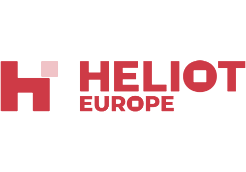 Logo von Heliot Europe mit drei vertikalen Balken in Burgunderrot auf weißem Hintergrund.